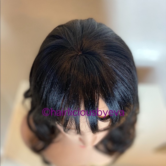 Black wig wavy layered with bang 20 inch long - Picture 6 of 7